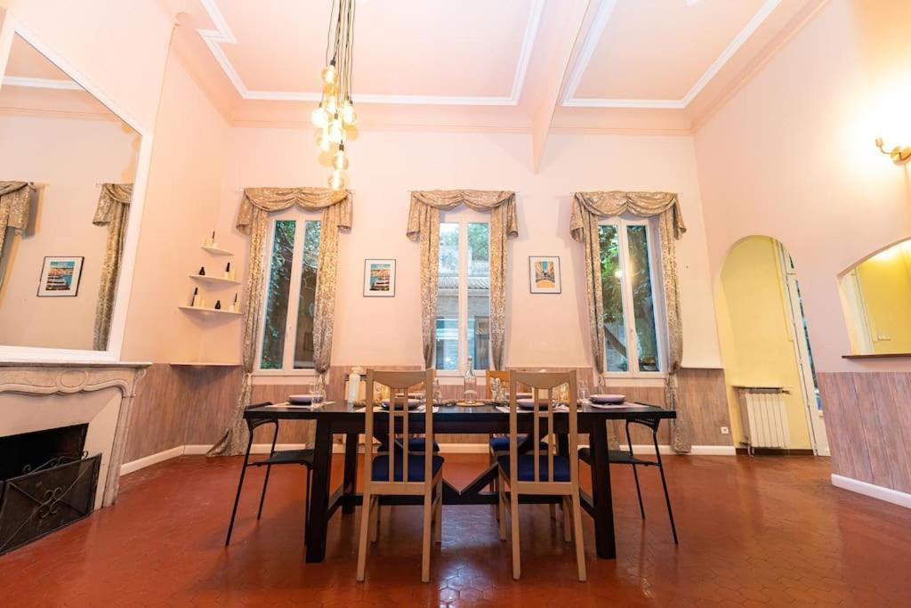 Anna-Maria : Grand Appartement 10 Personnes+Parking Prive -Actif+ Location- 马赛 外观 照片