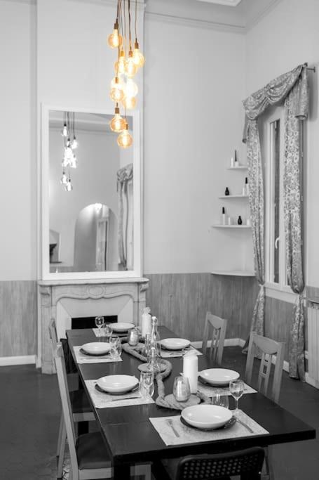 Anna-Maria : Grand Appartement 10 Personnes+Parking Prive -Actif+ Location- 马赛 外观 照片