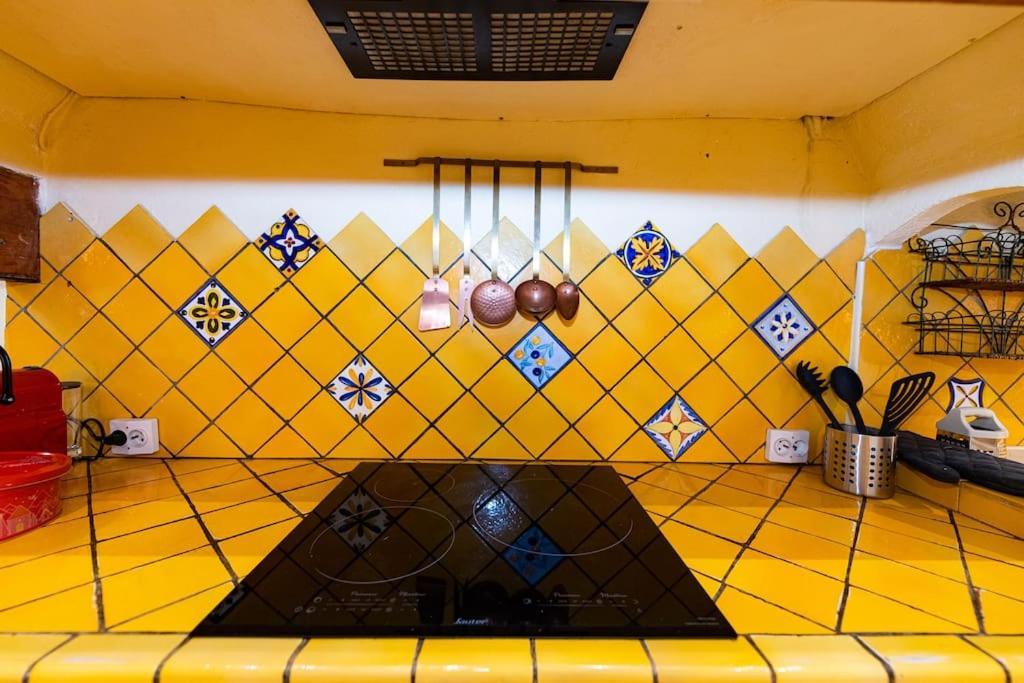 Anna-Maria : Grand Appartement 10 Personnes+Parking Prive -Actif+ Location- 马赛 外观 照片