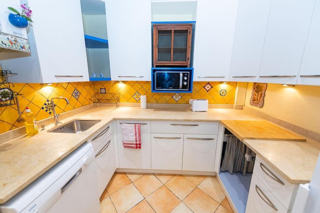 Anna-Maria : Grand Appartement 10 Personnes+Parking Prive -Actif+ Location- 马赛 外观 照片
